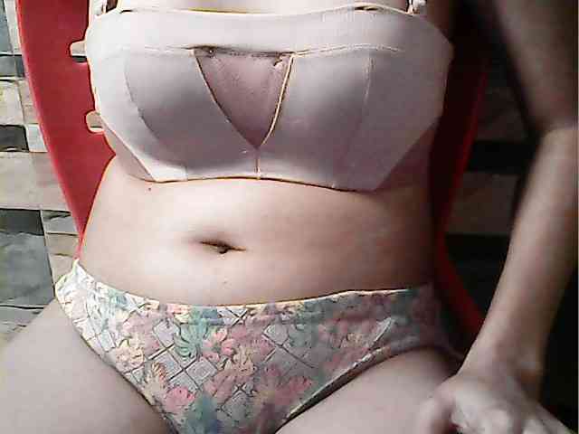 flowerhairypinay Live Webcam on BongaCams