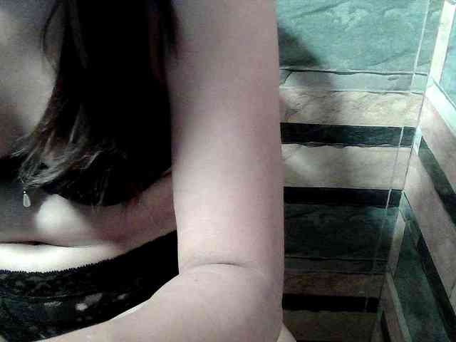 HornyNica webcam