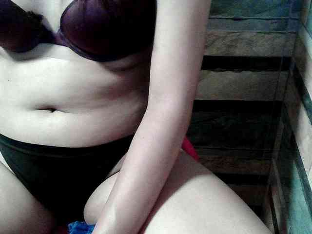 HornyNica webcam