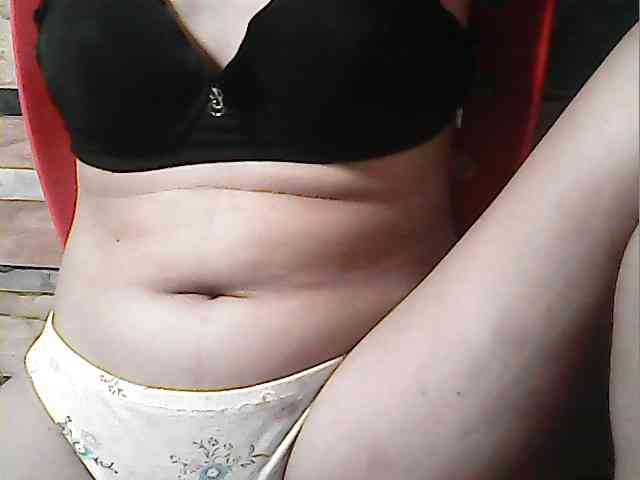 HornyNica webcam