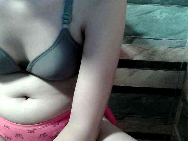 HornyNica webcam