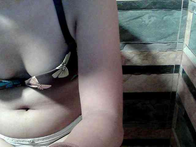 HornyNica webcam