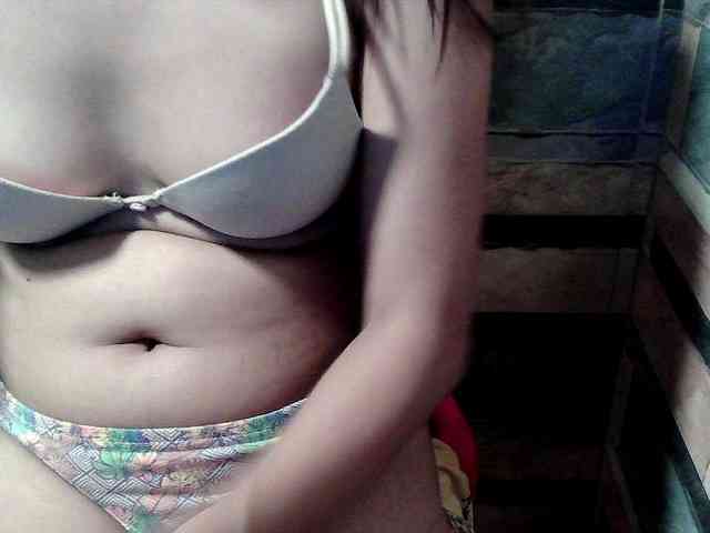 HornyNica webcam
