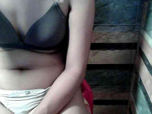 HornyNica webcam