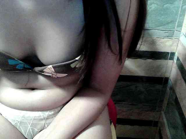 HornyNica webcam