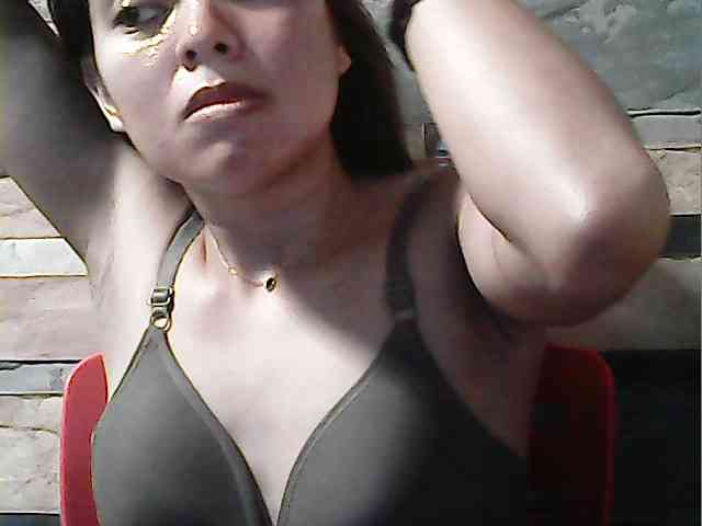 HornyNica webcam