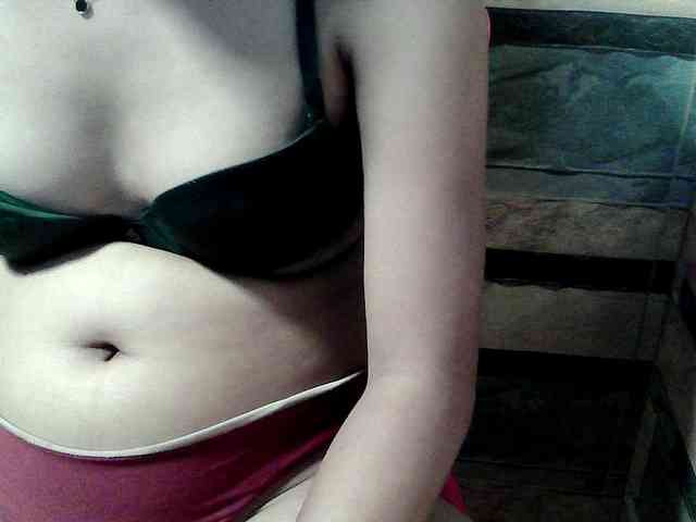 HornyNica webcam
