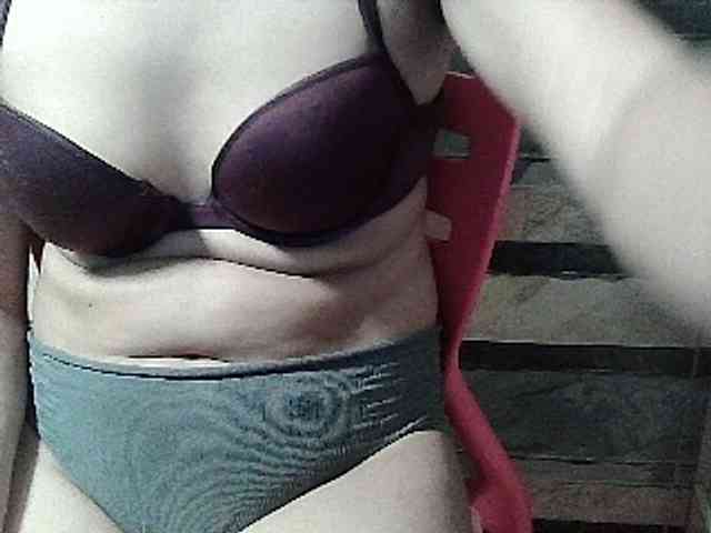 HornyNica webcam