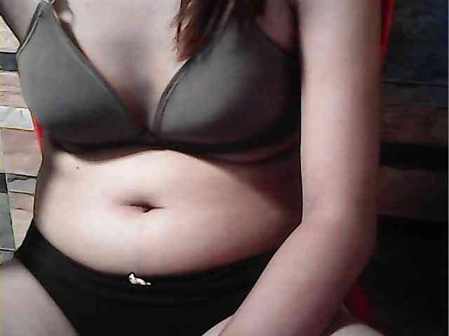 HornyNica webcam