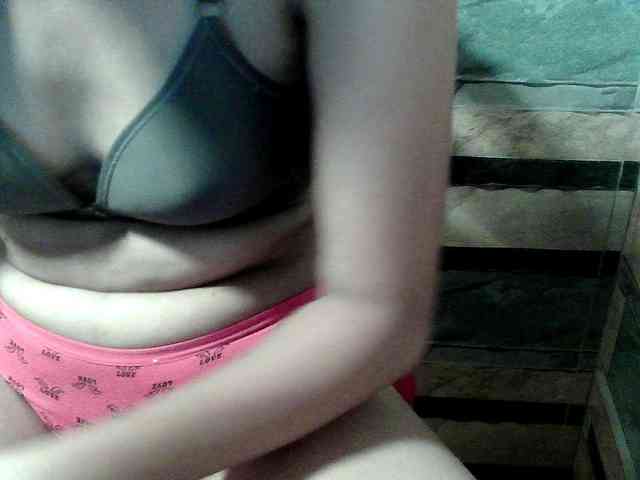 HornyNica webcam