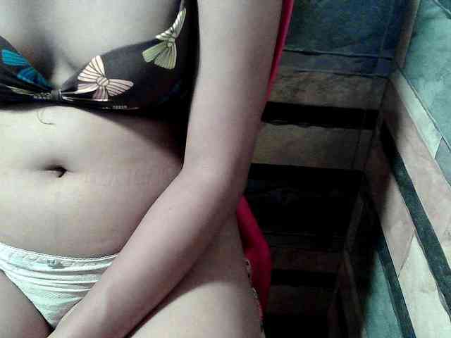 HornyNica webcam