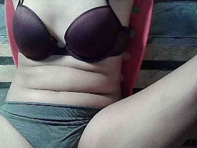 HornyNica webcam