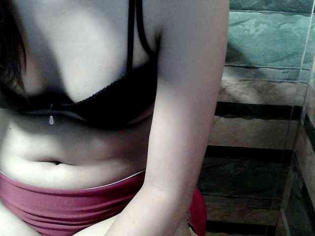 HornyNica webcam