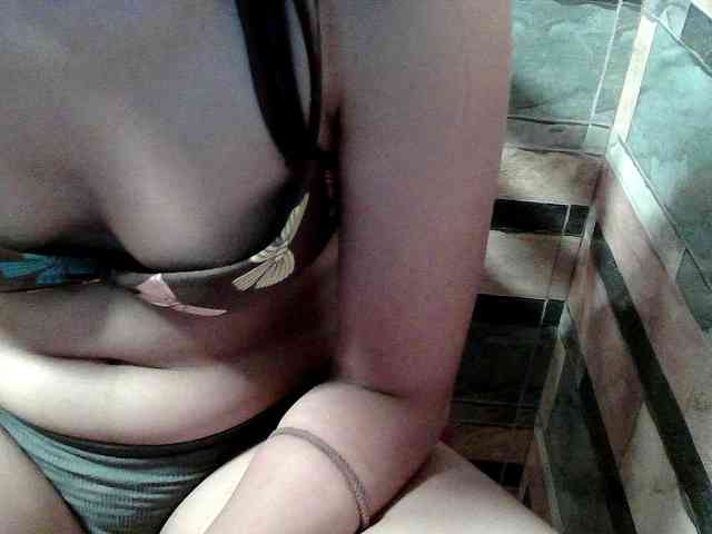 HornyNica webcam