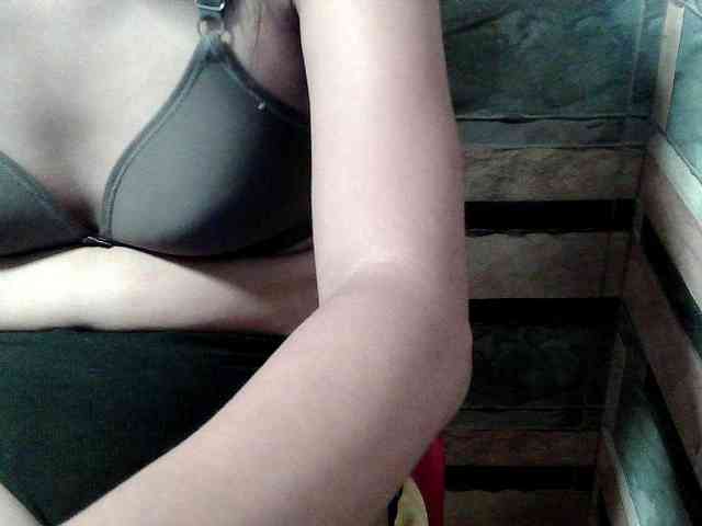 HornyNica webcam