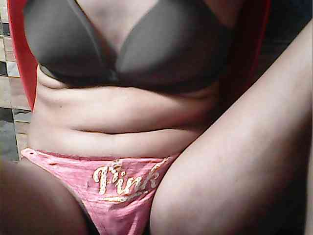 HornyNica webcam