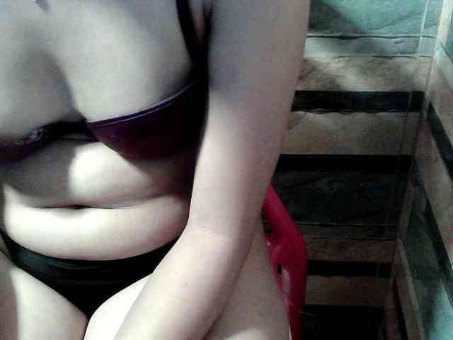 HornyNica webcam
