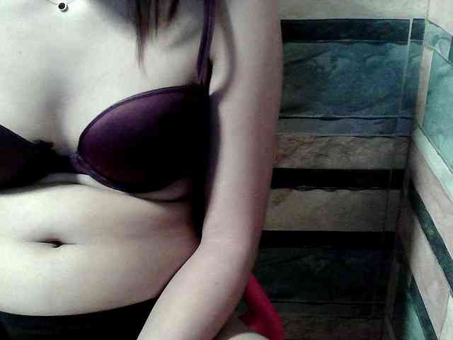 HornyNica webcam