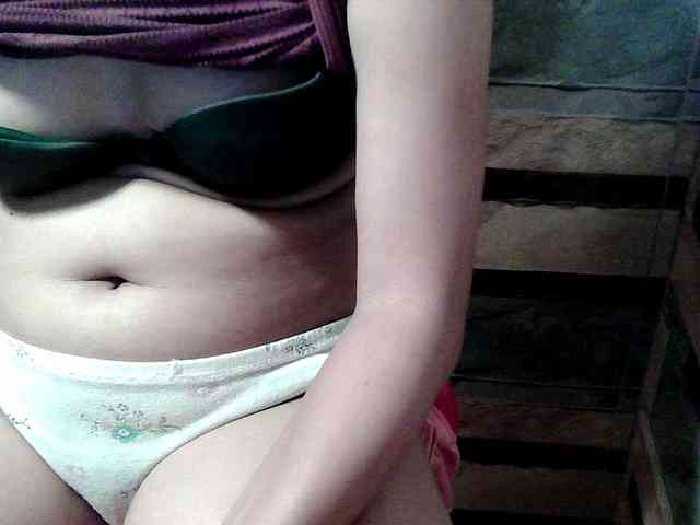 HornyNica webcam