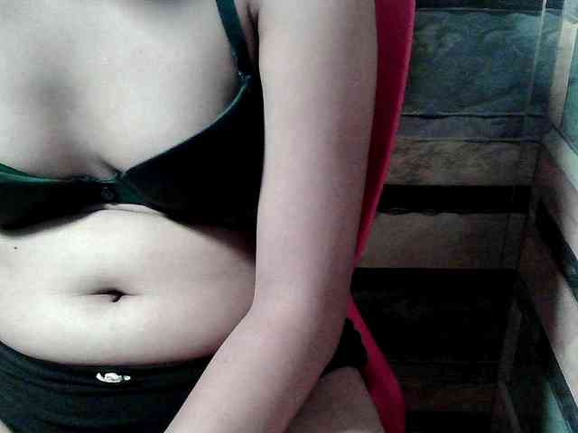 HornyNica webcam