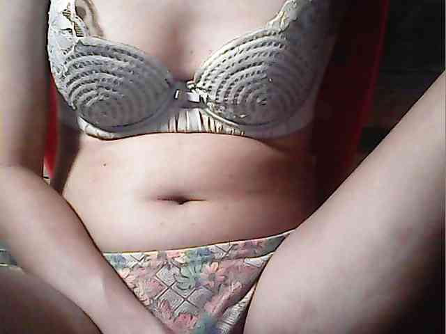 flowerhairypinay Live Webcam on BongaCams