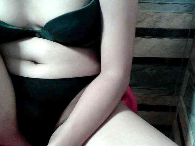 HornyNica webcam