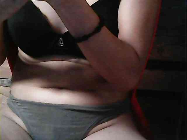HornyNica webcam