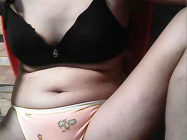 HornyNica webcam