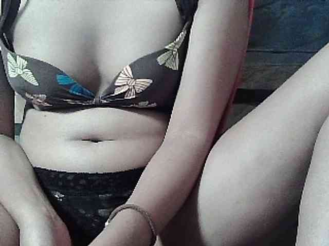 HornyNica webcam