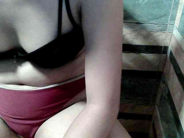 HornyNica webcam