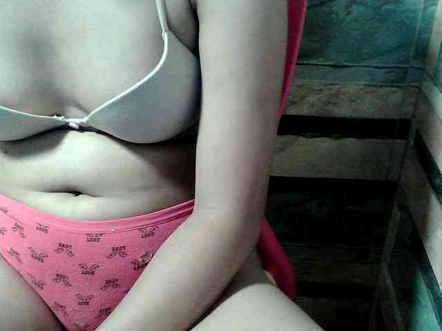 HornyNica webcam