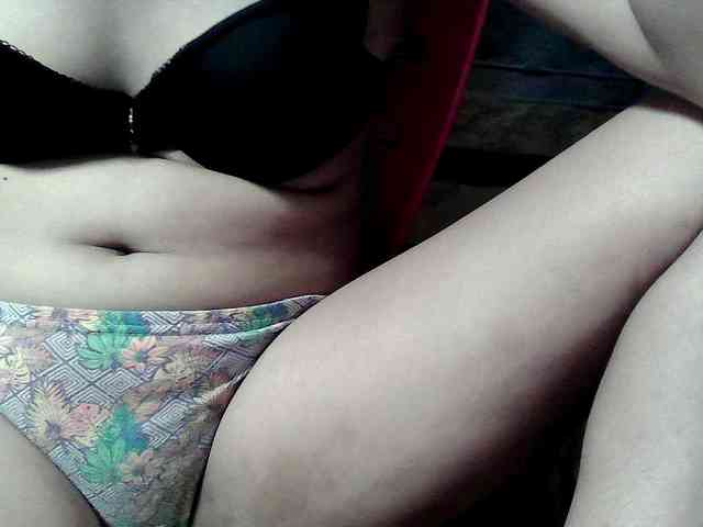 HornyNica webcam