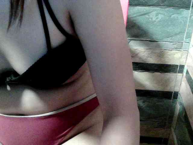 HornyNica webcam