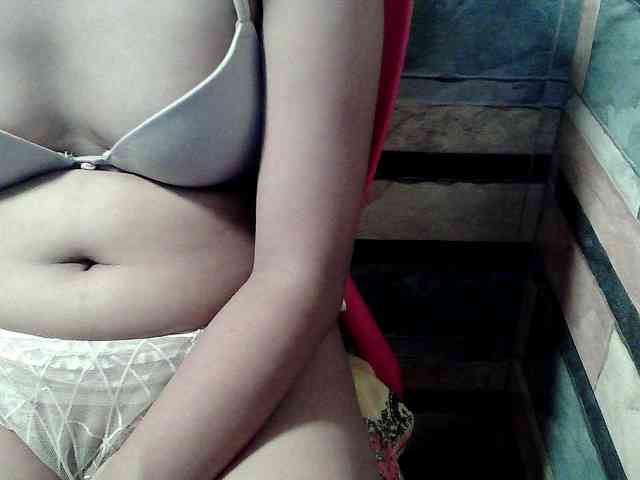 HornyNica webcam