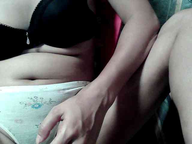HornyNica webcam