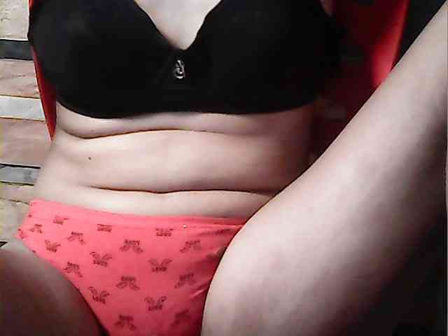 HornyNica webcam