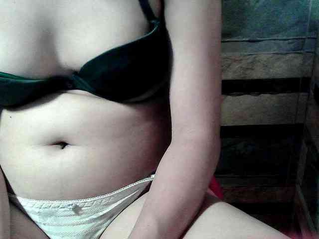 HornyNica webcam