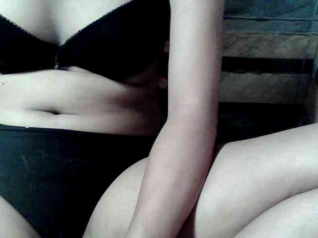 HornyNica webcam