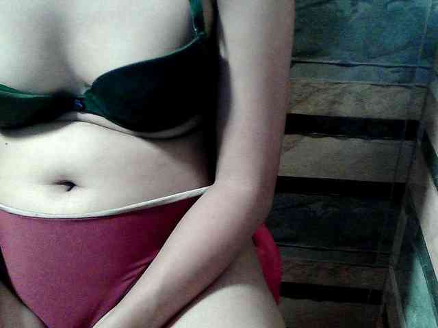 HornyNica webcam