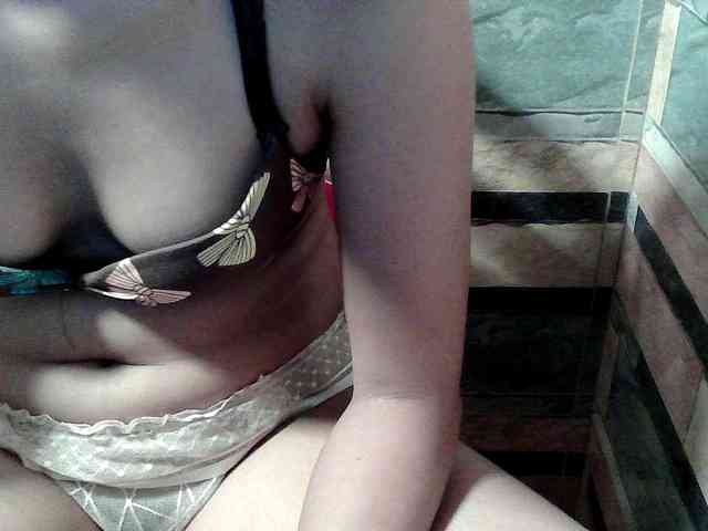 HornyNica webcam