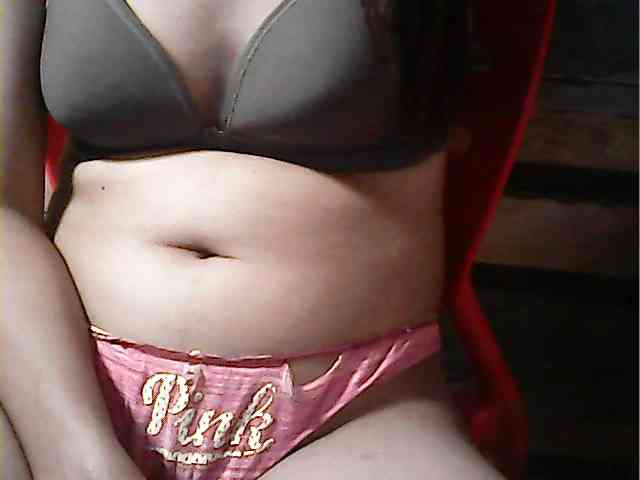 HornyNica webcam