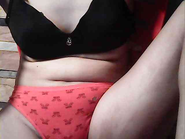 HornyNica webcam