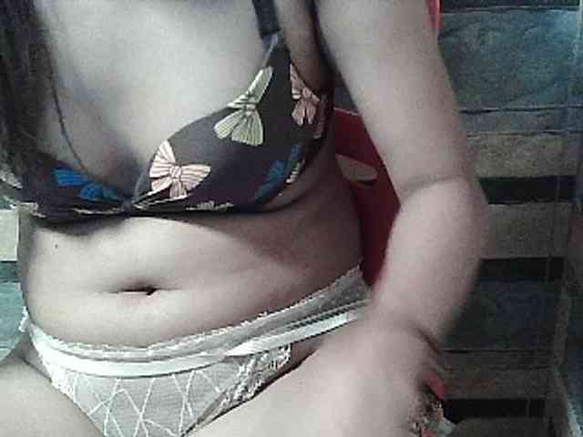 HornyNica webcam