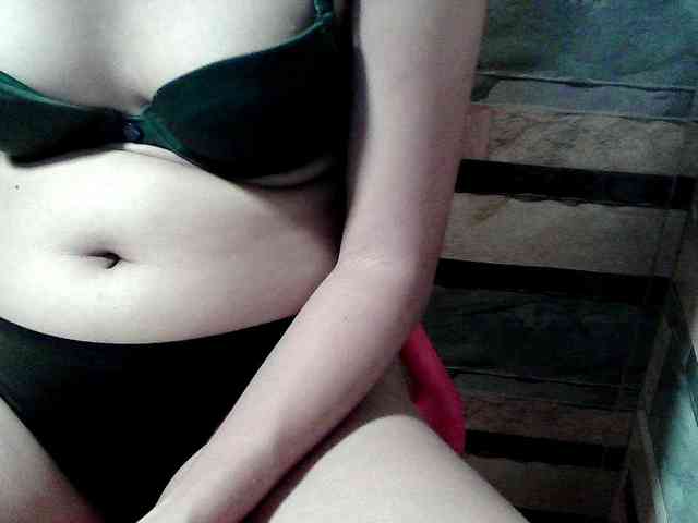 HornyNica webcam