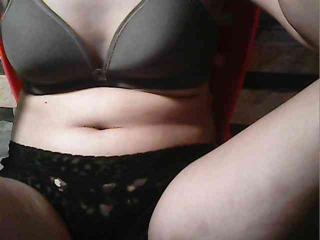 HornyNica webcam