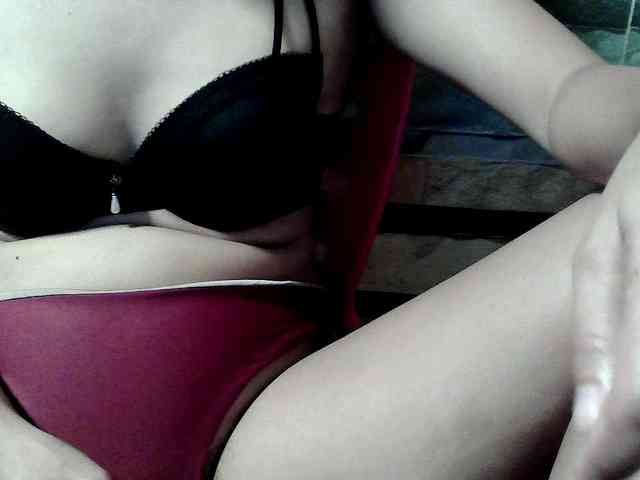 HornyNica webcam