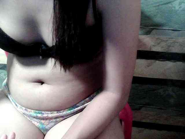 HornyNica webcam