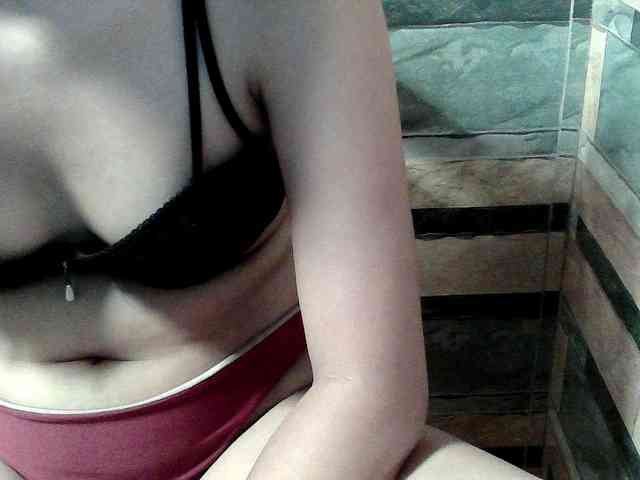 HornyNica webcam