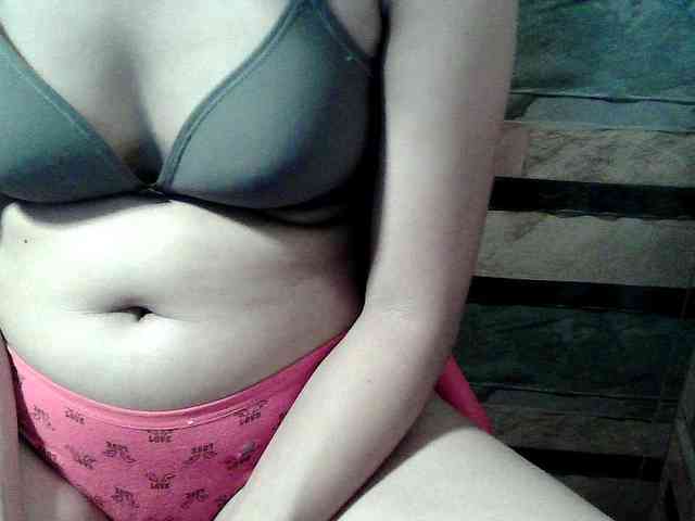 HornyNica webcam