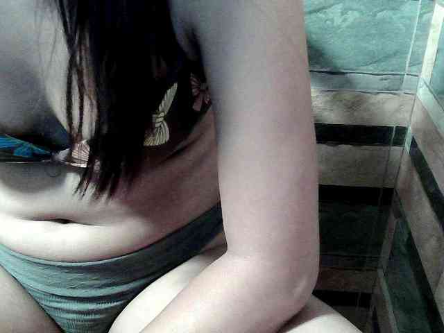 HornyNica webcam